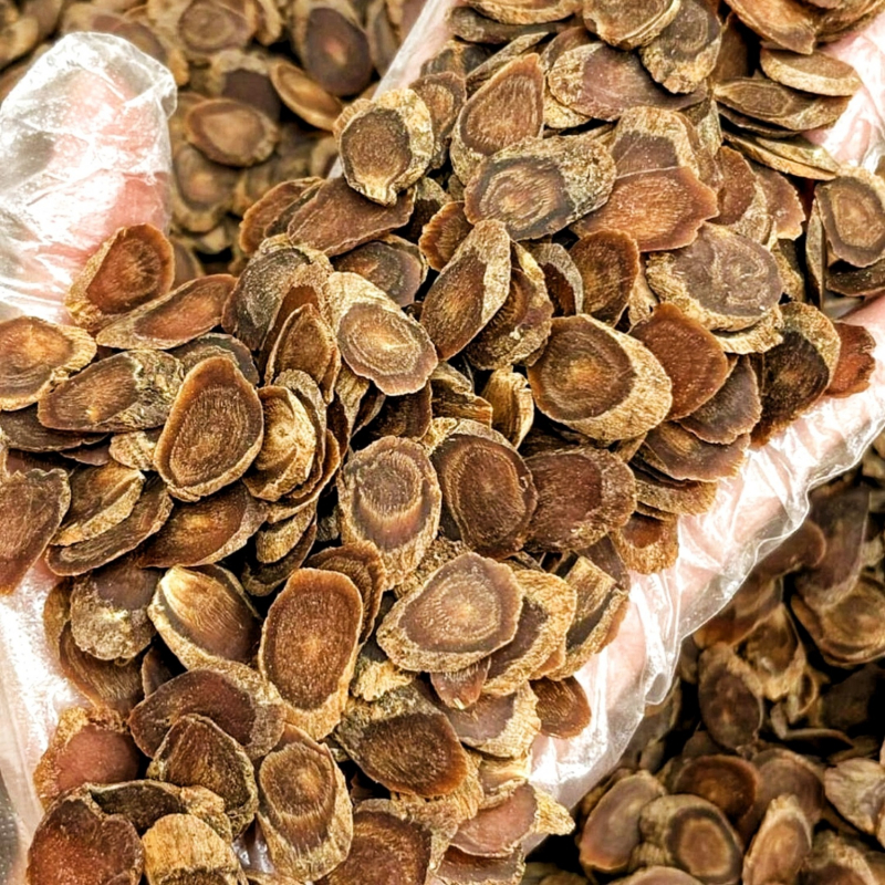 Червоний женьшень слайсами